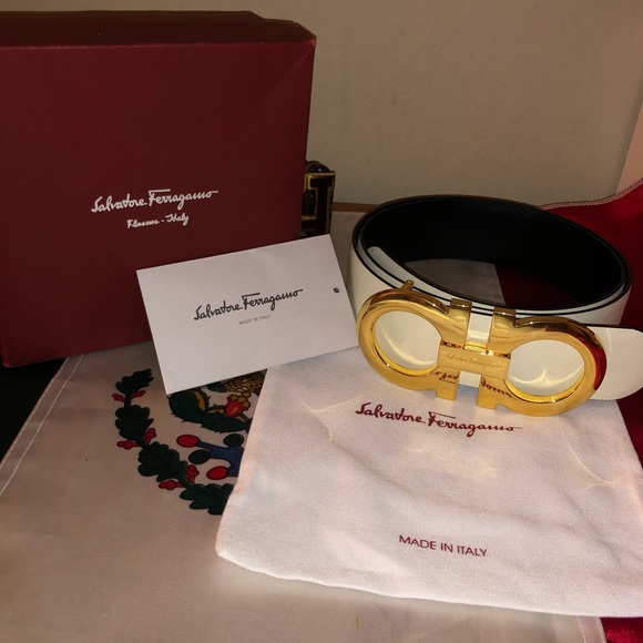 New Ferragamo Belt with tags dustbag and box